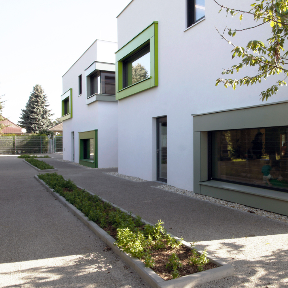 Außenansicht Kindergarten Mariahilf / kigago (Paschinger Architekten) Modulbauweise Massivholz