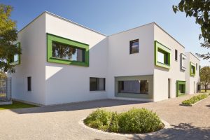 Außenansicht Kindergarten Mariahilf / kigago (Paschinger Architekten) Modulbauweise Massivholz