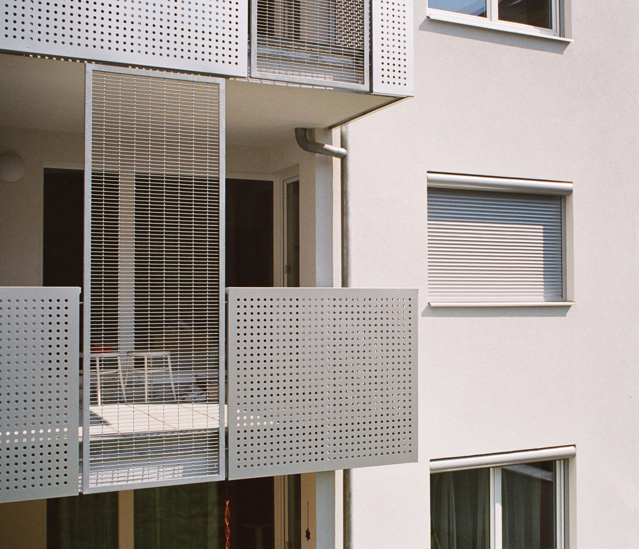 Terrasse als Teil einer Wohnhausanlage (Paschinger Architekten)