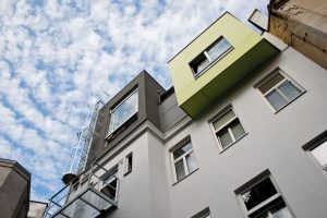 Außenansicht einer sanierten Wohnung in Wien (Paschinger Architekten)