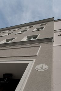 Außenansicht einer sanierten Wohnung in Wien (Paschinger Architekten)