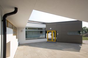 Tolles Außendesign im Kindergarten von kigago (Paschinger Architekten)