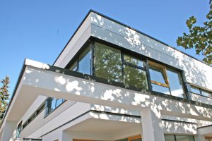 Außenansicht Kindergarten in Modulbauweise und Massivholzbauweise / kigago (Paschinger Architekten)