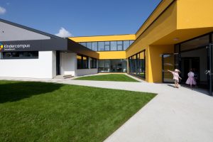 Außenansicht Kindergarten Desselbrunn / kigago (Paschinger Architekten) Modulbauweise Massivholz