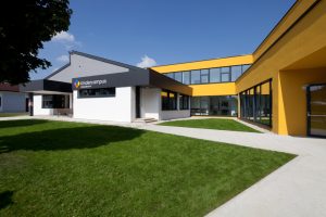 Außenansicht Kindergarten Desselbrunn / kigago (Paschinger Architekten) Modulbauweise Massivholz