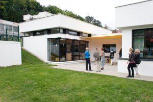 Außenansicht Kindergarten-Erweiterung Drassburg / kigago (Paschinger Architekten) Modulbauweise Massivholz