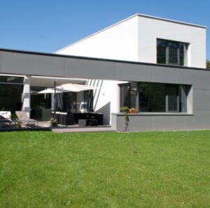 Außenansicht eines Einfamilienhauses in Niederösterreich (Paschinger Architekten)